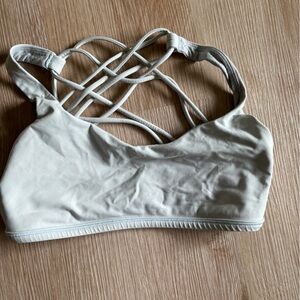 Lululemon free to be *wild bra